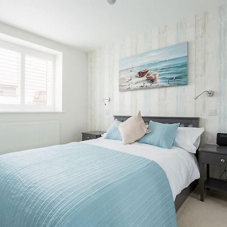 בורנמות' Stunning 2 Bed Apartment, Fabulous Sea View & 2 Minutes To Beach With Parking מראה חיצוני תמונה