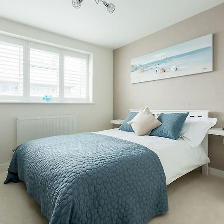 בורנמות' Stunning 2 Bed Apartment, Fabulous Sea View & 2 Minutes To Beach With Parking מראה חיצוני תמונה