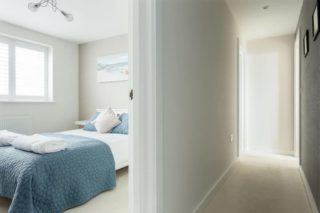 בורנמות' Stunning 2 Bed Apartment, Fabulous Sea View & 2 Minutes To Beach With Parking מראה חיצוני תמונה