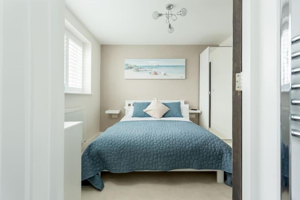 בורנמות' Stunning 2 Bed Apartment, Fabulous Sea View & 2 Minutes To Beach With Parking מראה חיצוני תמונה